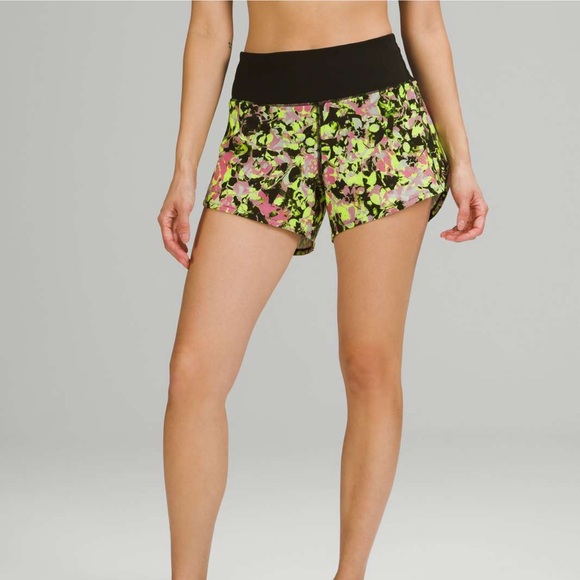 Lululemon athletica Women's Speed Up Shorts - Black and Green Floral - Picture 2 of 5